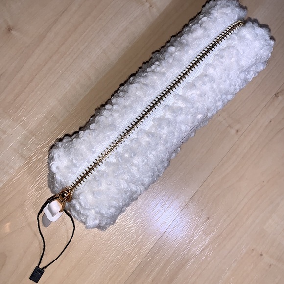 STRADIVARIUS Faux Bouclé Sheepskin Pencil Case - Picture 3 of 8